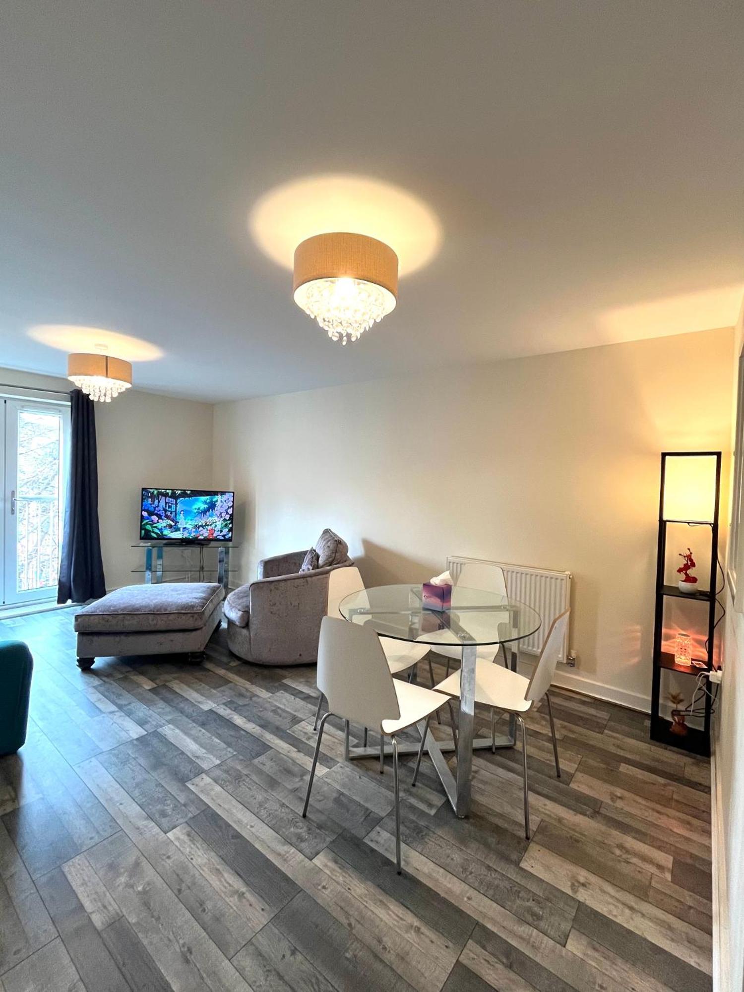 Spacious Two Bedrooms Apartment For Business And Holiday Portsmouth Extérieur photo