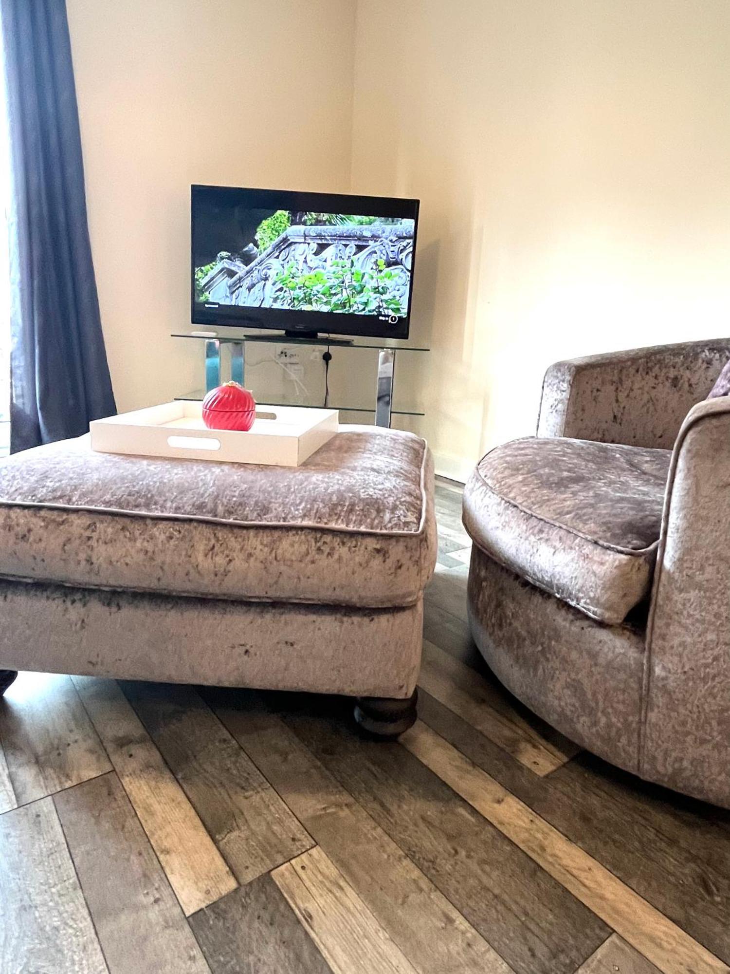 Spacious Two Bedrooms Apartment For Business And Holiday Portsmouth Extérieur photo